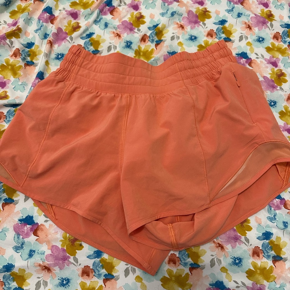 lululemon hotty hot shorts size 4